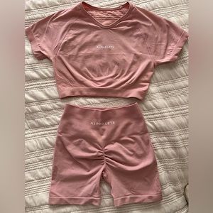 Alphalete amplify shorts 4.5 in X-small & Amplify crop top in Small.